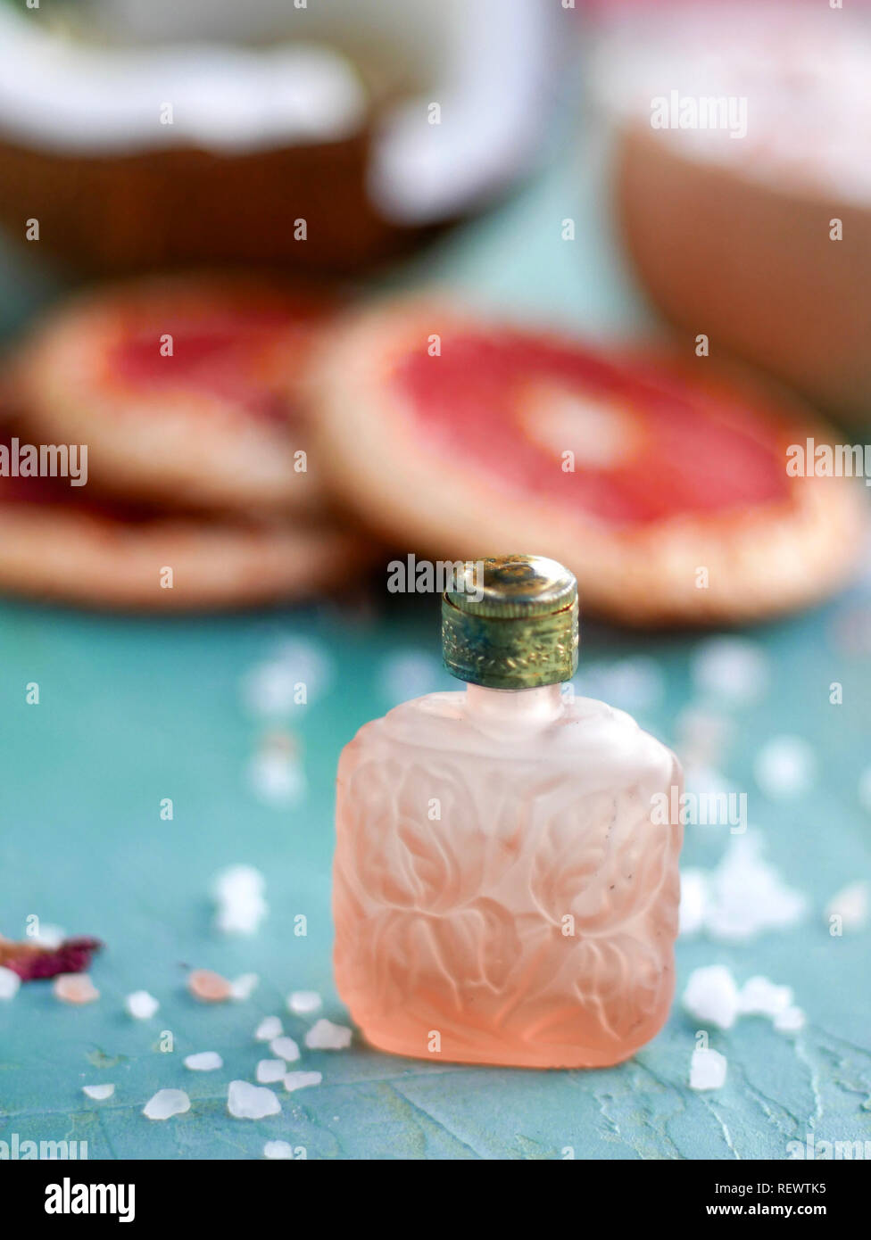 Ein Detail Foto von Softproof-modus Öl oder Parfüm Flasche Stockfoto