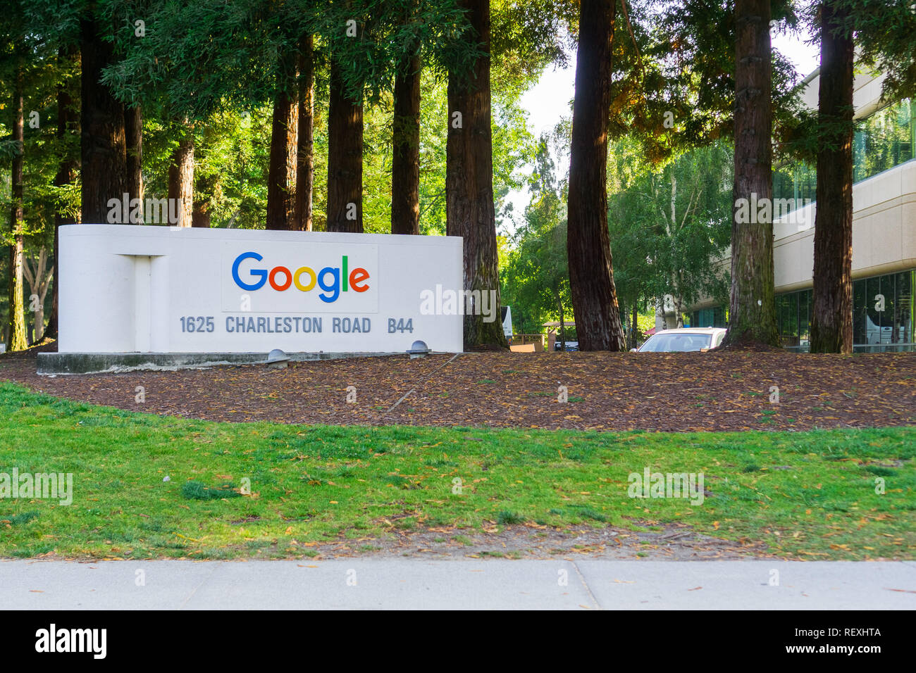 August 23, 2017 Mountain View/CA/USA - Google Zeichen vor einem der Gebäude im Google Campus, Silicon Valley Stockfoto