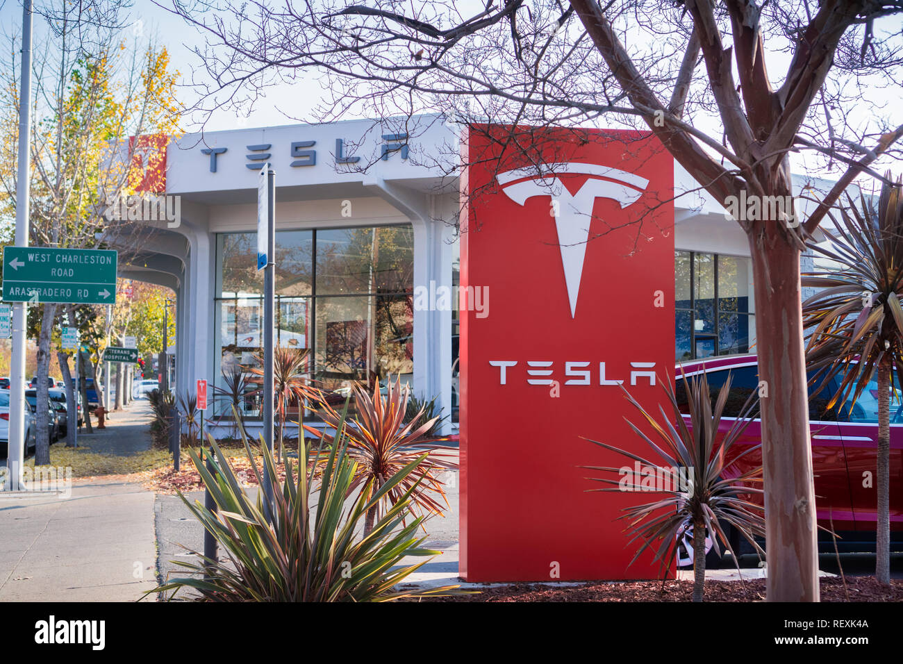 Dezember 7, 2017 in Palo Alto/CA/USA - Tesla Showroom in Silicon Valley, San Francisco Bay Area. Stockfoto