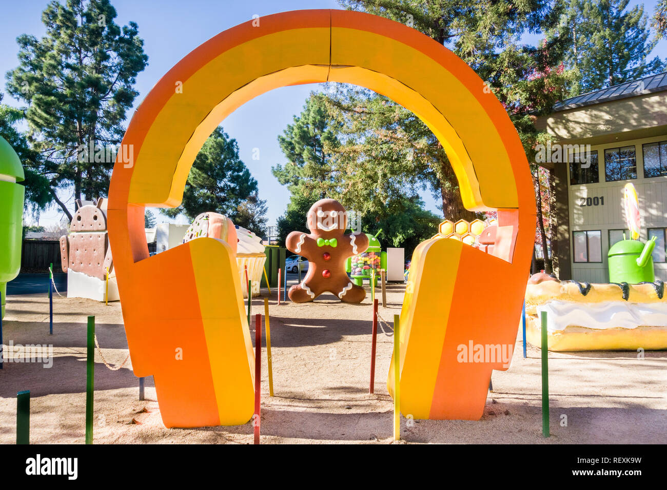 Dezember 13, 2017 Mountain View/CA/USA - der Android Rasen Statuen stellen einen Fototermin im Google office Campus im Silicon Val Stockfoto