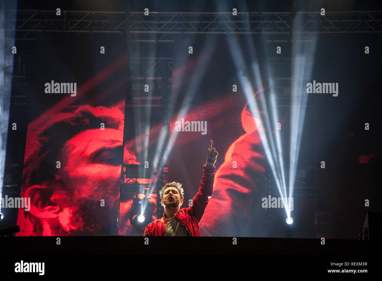 NOVI SAD, Serbien - 15. JULI 2018: David Guetta, einem französischen DJ und techno Electro Producer, auf der Bühne während der von Exit Festival 2018 Bild Stockfoto
