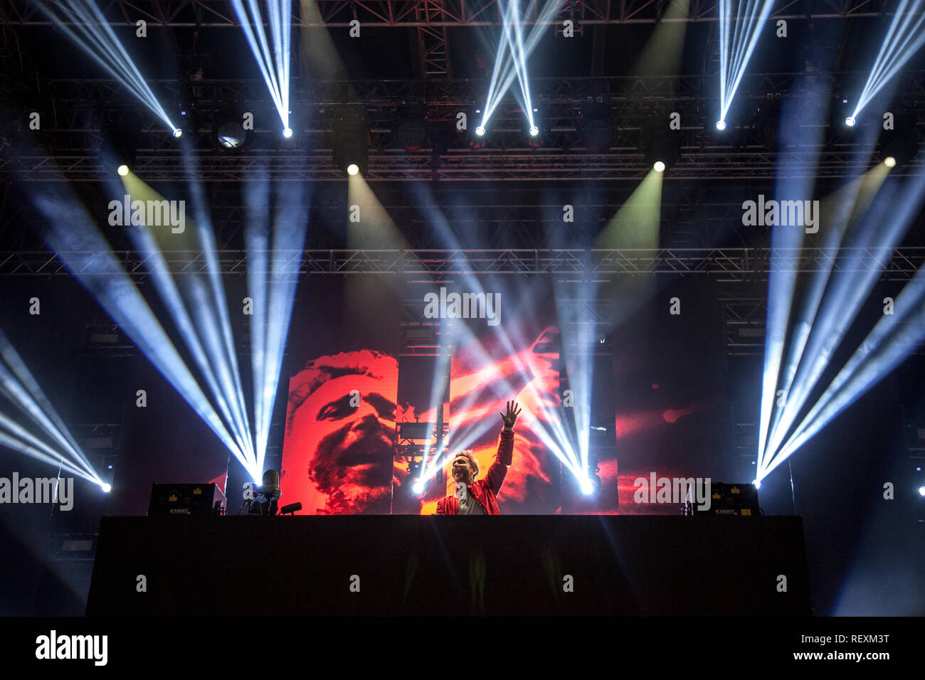 NOVI SAD, Serbien - 15. JULI 2018: David Guetta, einem französischen DJ und techno Electro Producer, auf der Bühne während der von Exit Festival 2018 Bild Stockfoto