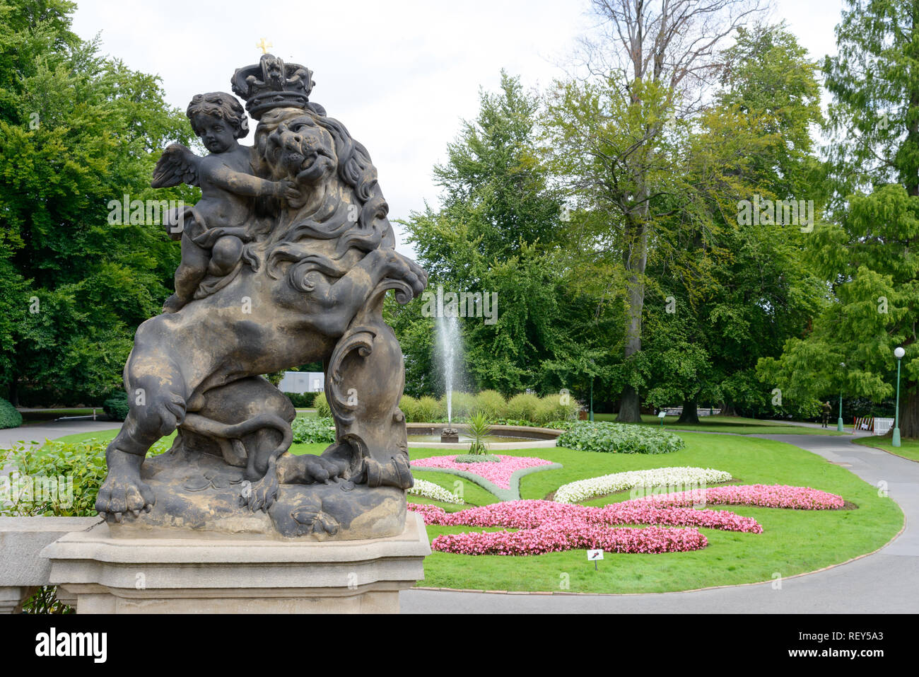 Die wundervollen Gärten außerhalb der Prager Burg Stockfoto