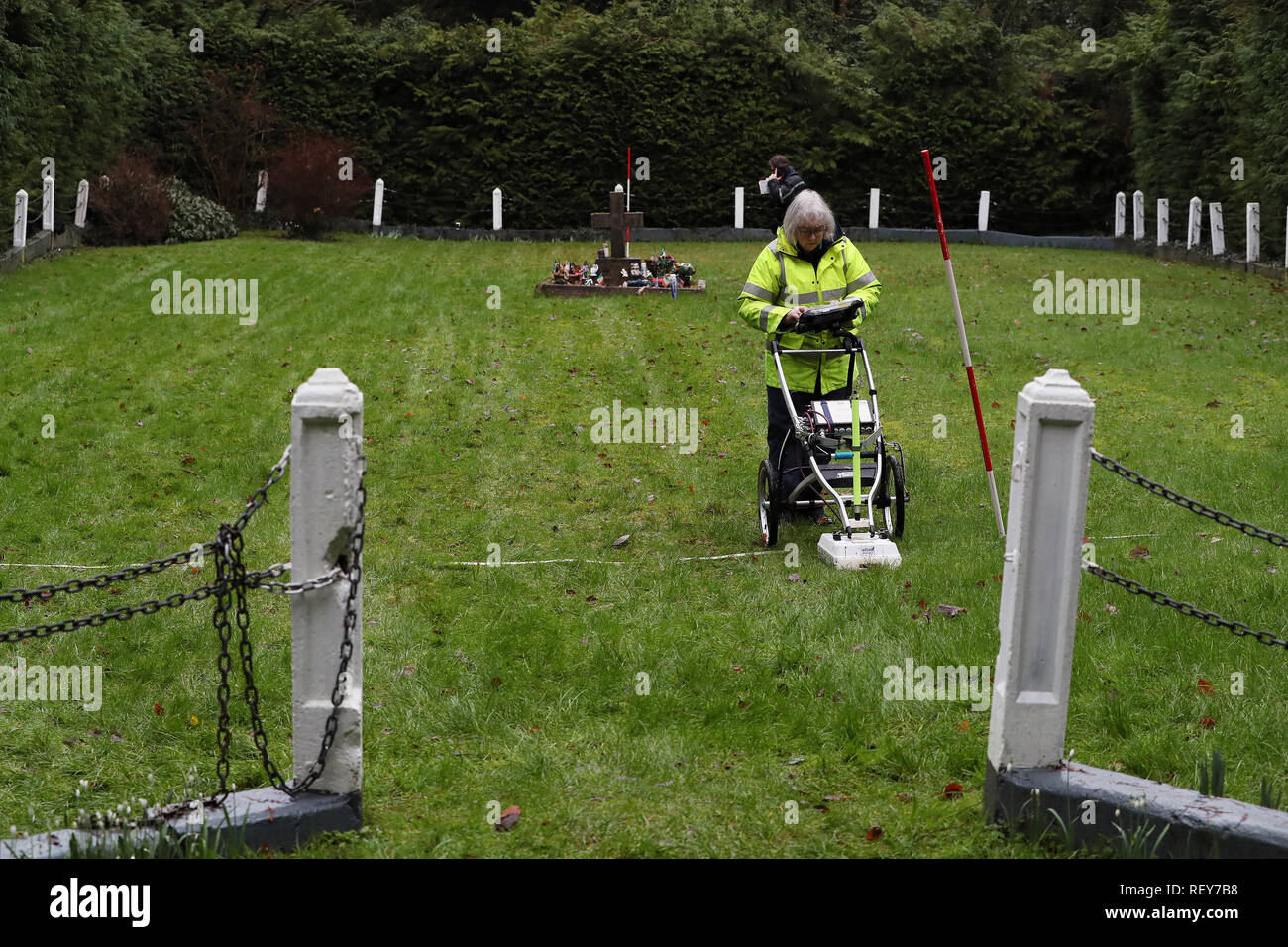 Eine geophysikalische Untersuchung des Säuglings Grabstätten erfolgt auf dem Gelände des ehemaligen Sean Ross Abbey Mutter und Baby zu Hause in Roscrea, Co Tipperary. Stockfoto