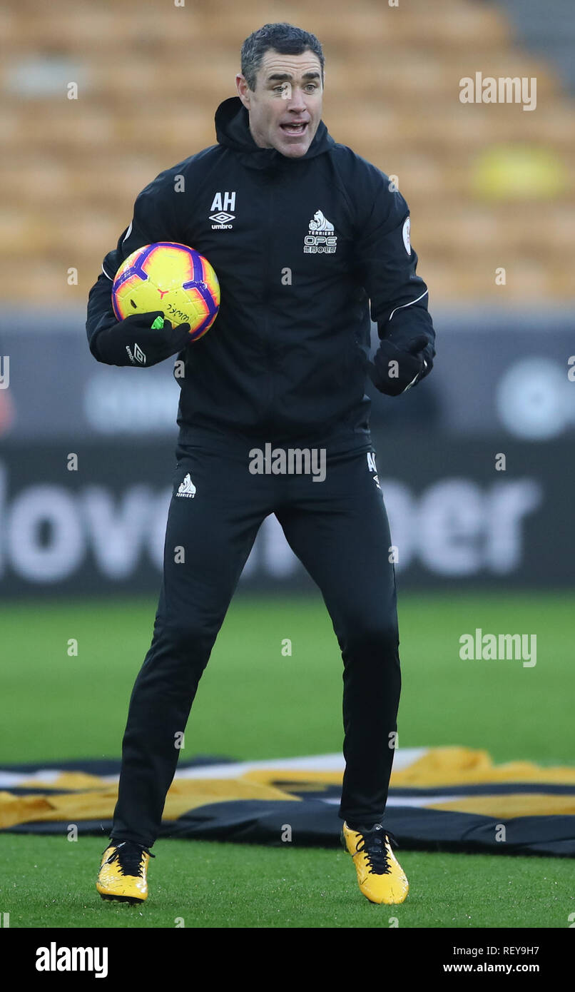 Huddersfield Town 1.Mannschaft Trainer Andrew Hughes während der Premier League Spiel im Molineux, Wolverhampton Stockfoto