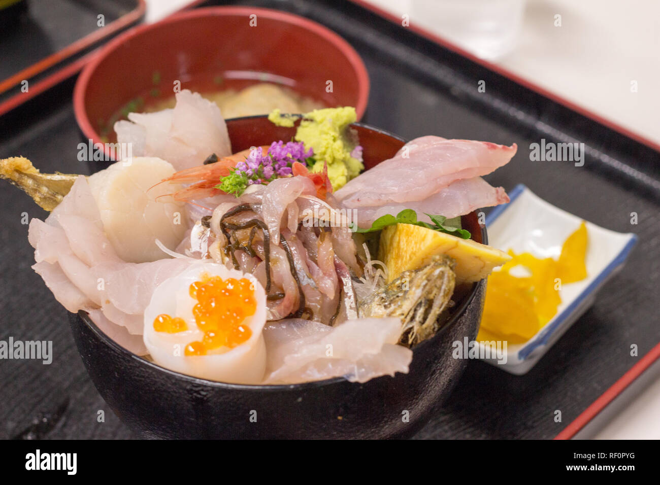 Japanische frische Meeresfrüchte sashimi Reis. Stockfoto