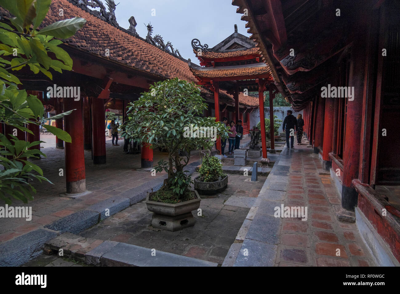 Die Thượng Điện, Montage- und Gebetsraum im vierten Innenhof an der Tempel der Literatur in Hanoi, Vietnam Stockfoto