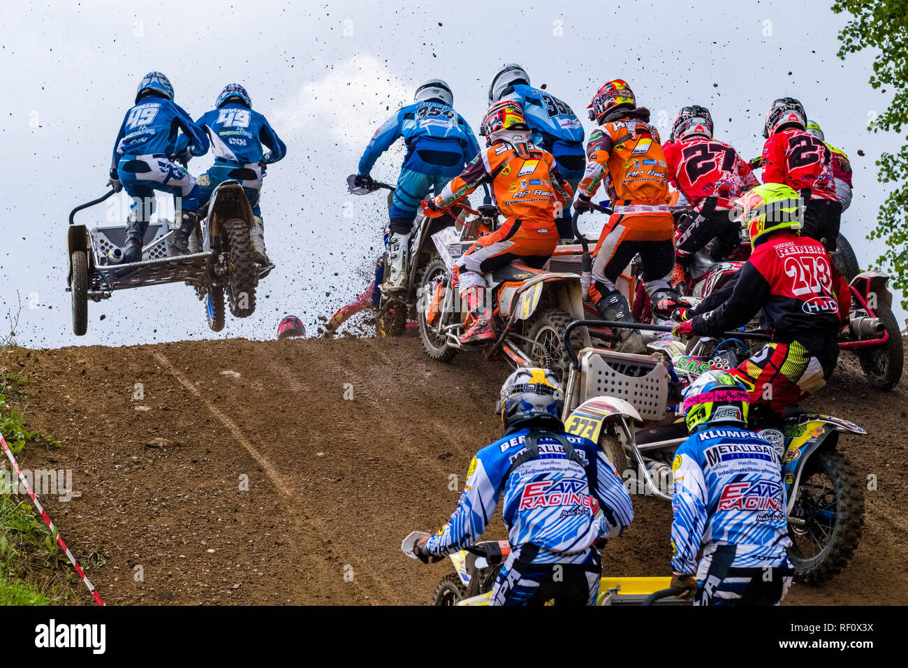 Start Der seitenwagen Motocross bei der Deutschen Meisterschaft auf der Motocross Strecke bin Österreicher Stockfoto