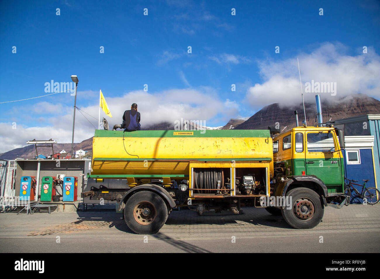 Tanklaster in Qeqertarsuaq, Grönland Stockfoto