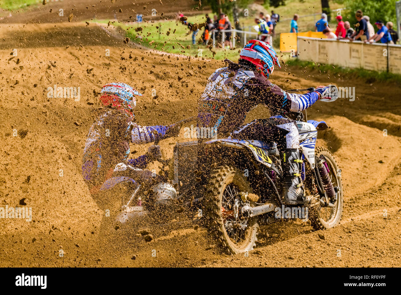 Mitfahrer auf der seitenwagen Motocross bei der Deutschen Meisterschaft auf der Motocross Strecke bin Österreicher Stockfoto