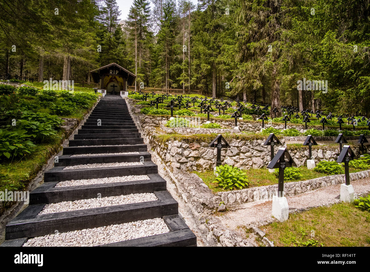 Gräber von 1259 Soldaten, starben im Zweiten Weltkrieg 1, auf Militärfriedhof Nasswand Stockfoto