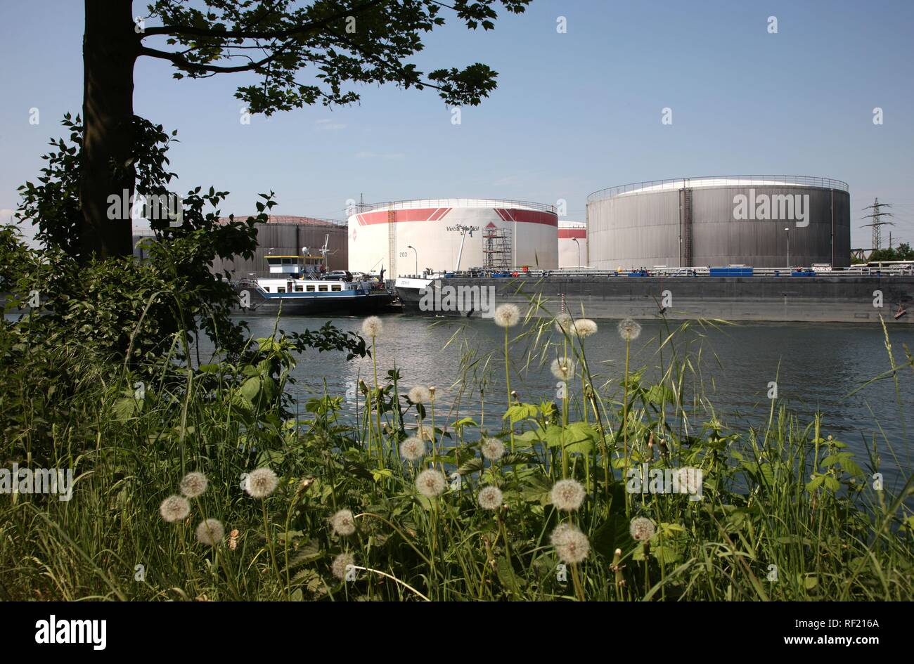 Ruhr Oel GmbH Beladestation für Rohöl Rohöl und Produkte auf dem Rhein-Herne-Kanal in Gelsenkirchen Stockfoto