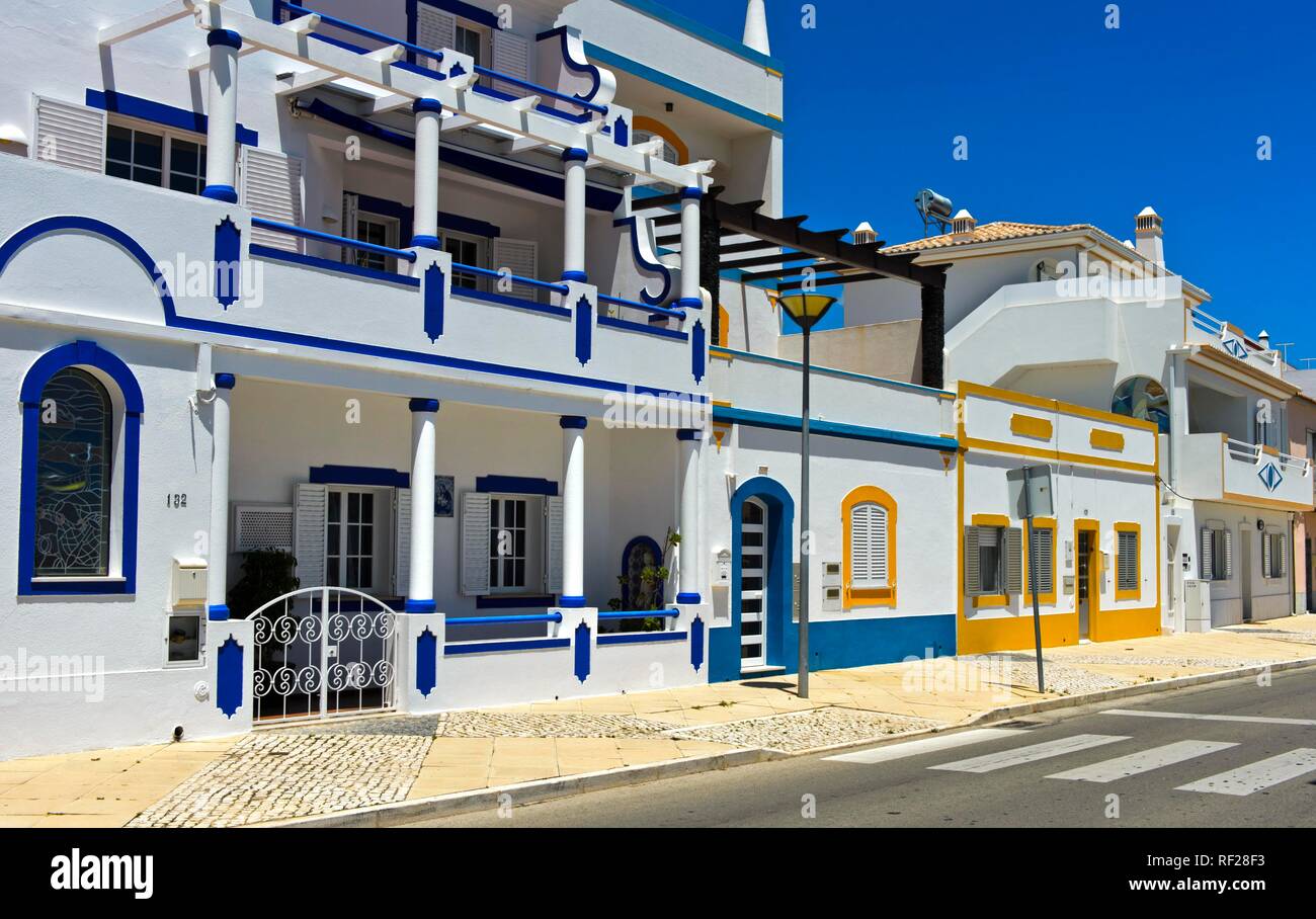 Typische Wohngebäude, Santa Luzia, Algarve, Portugal Stockfoto
