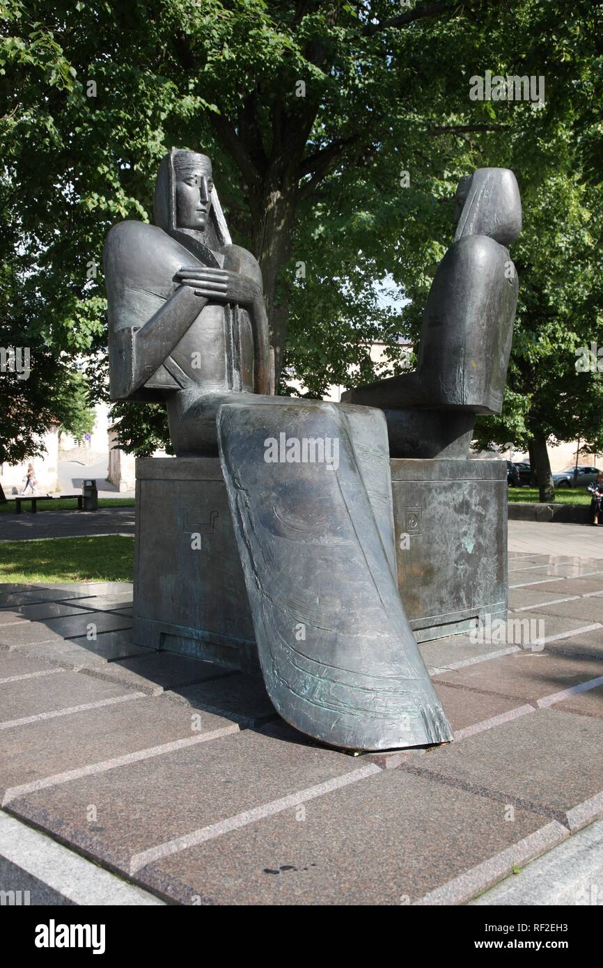 Denkmal für Lazdynu Peleda, ein Pseudonym für zwei litauische Schriftsteller Schwestern, Vilnius, die Hauptstadt von Litauen, Baltikum Stockfoto