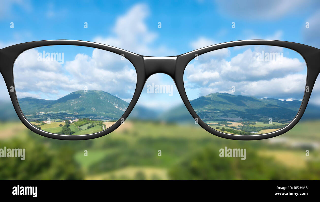 Blick durch die Brille scharf mit Brille unscharf ohne Brille Stockfoto