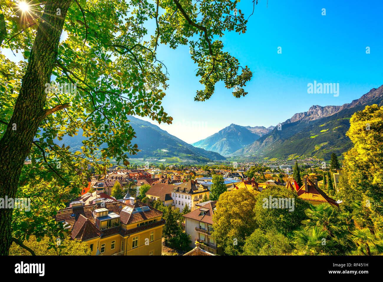 Meran oder Meran Blick von Tappeiner Promenade. Trentino Alto Adige Sud Tirol, Italien. Europa. Stockfoto