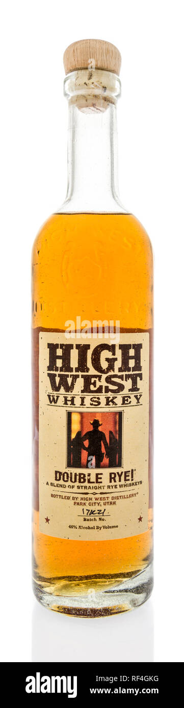 Winneconne, WI - 12. Januar 2019: eine Flasche hoch West whiskey Doppel Roggen auf einem isolierten Hintergrund. Stockfoto