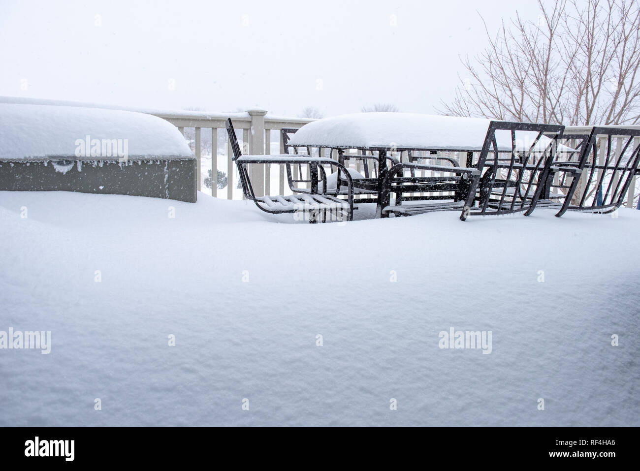 Ein deck voller Schnee von einem Blizzard Stockfoto