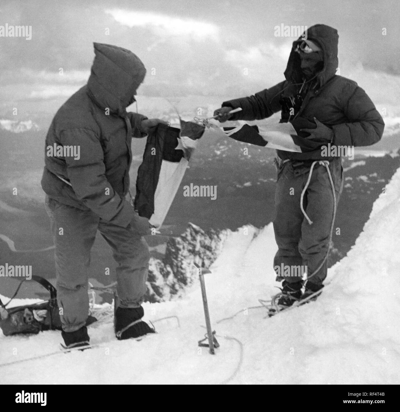 Piero pession und Camillo Pellissier, Peak von Paine in Chile, 1958 Stockfoto