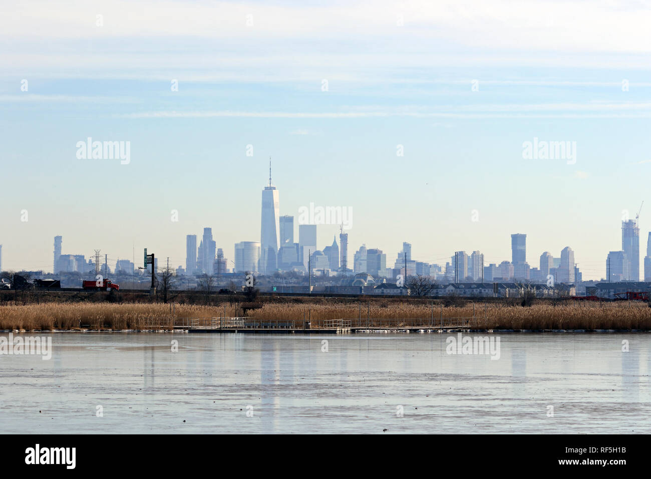 Skyline von Lower Manhattan, New York City, gesehen vom New Jersey Meadowlands, Lyndhurst, NJ, USA Stockfoto