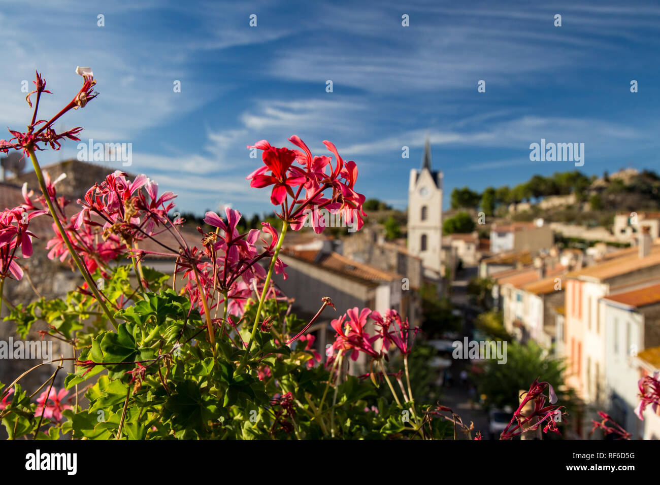 Mediterrane Leucate Village, Südfrankreich an einem sonnigen Tag Stockfoto