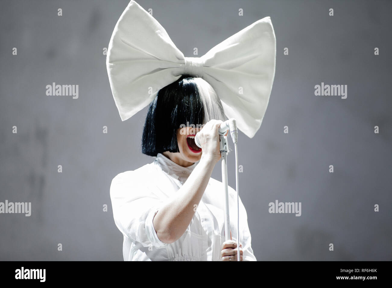 Sia, die Australische pop Sänger und Songwriter, führt ein Live Konzert bei den Danish Music festival SmukFest 2016. Dänemark, 05/08 2016. Mit Ausnahme von Dänemark. Stockfoto