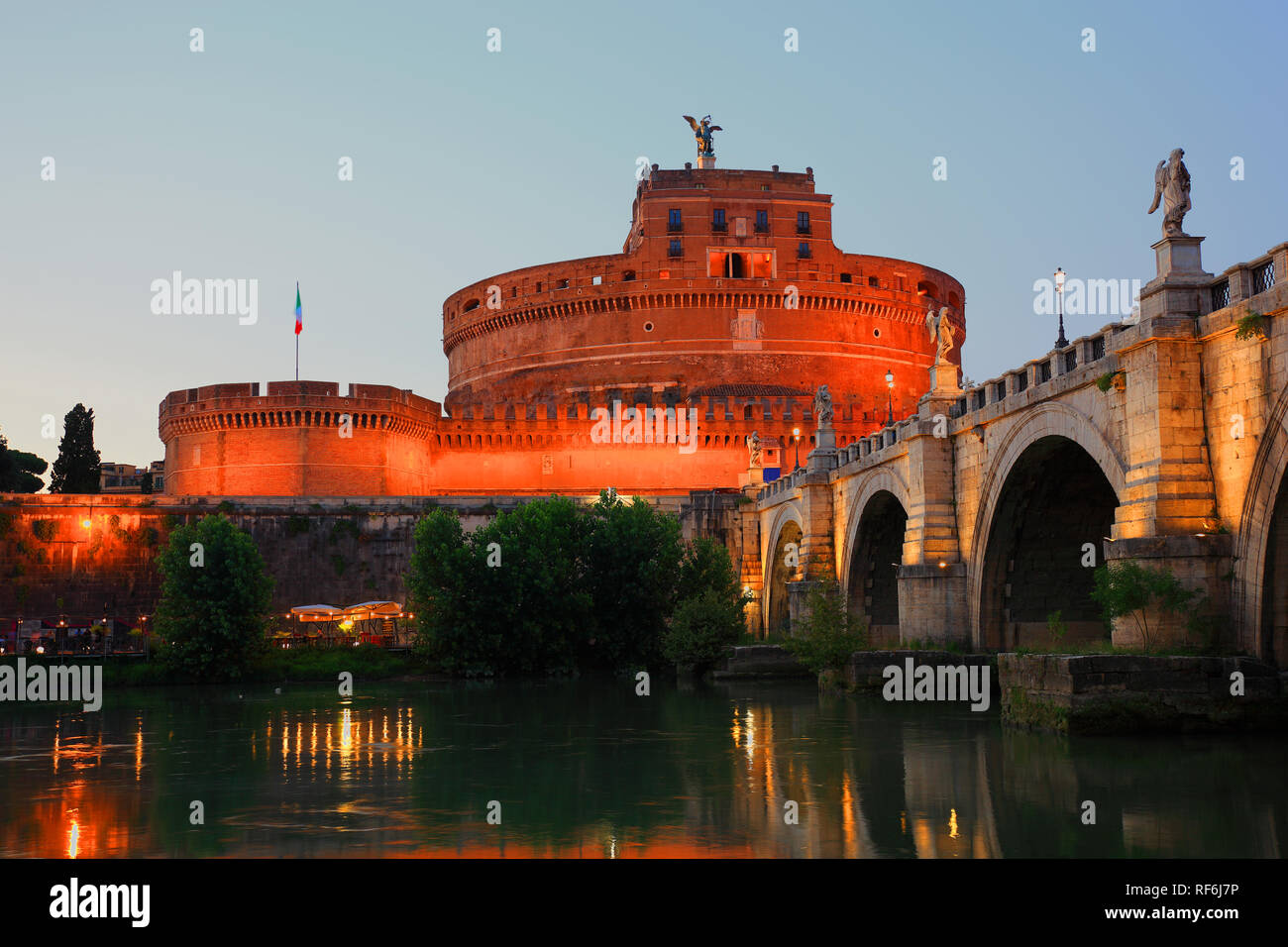 Mausoleum des Hadrian, Castel Sant'Angelo, Schloss der Heiligen Engel, Mausoleo di Adriano, und die Ponte Sant'Angelo, Brücke von Hadrian, Engel, Brücke, Stockfoto