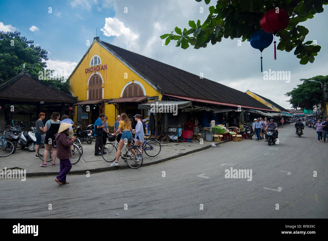 Der alte Zentral Markt ist immer noch der Ort für frische Zutaten in Hoi An, Vietnam zu gehen. Stockfoto