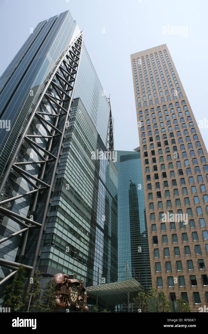 Nihon TV Tower und Shiseido Gebäude, Shimbashi, Tokio, Japan, Asien Stockfoto