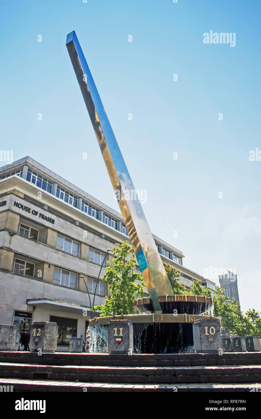 Die Armada Wählen von Carole Vincent und die House of Fraser store Plymouth Stockfoto