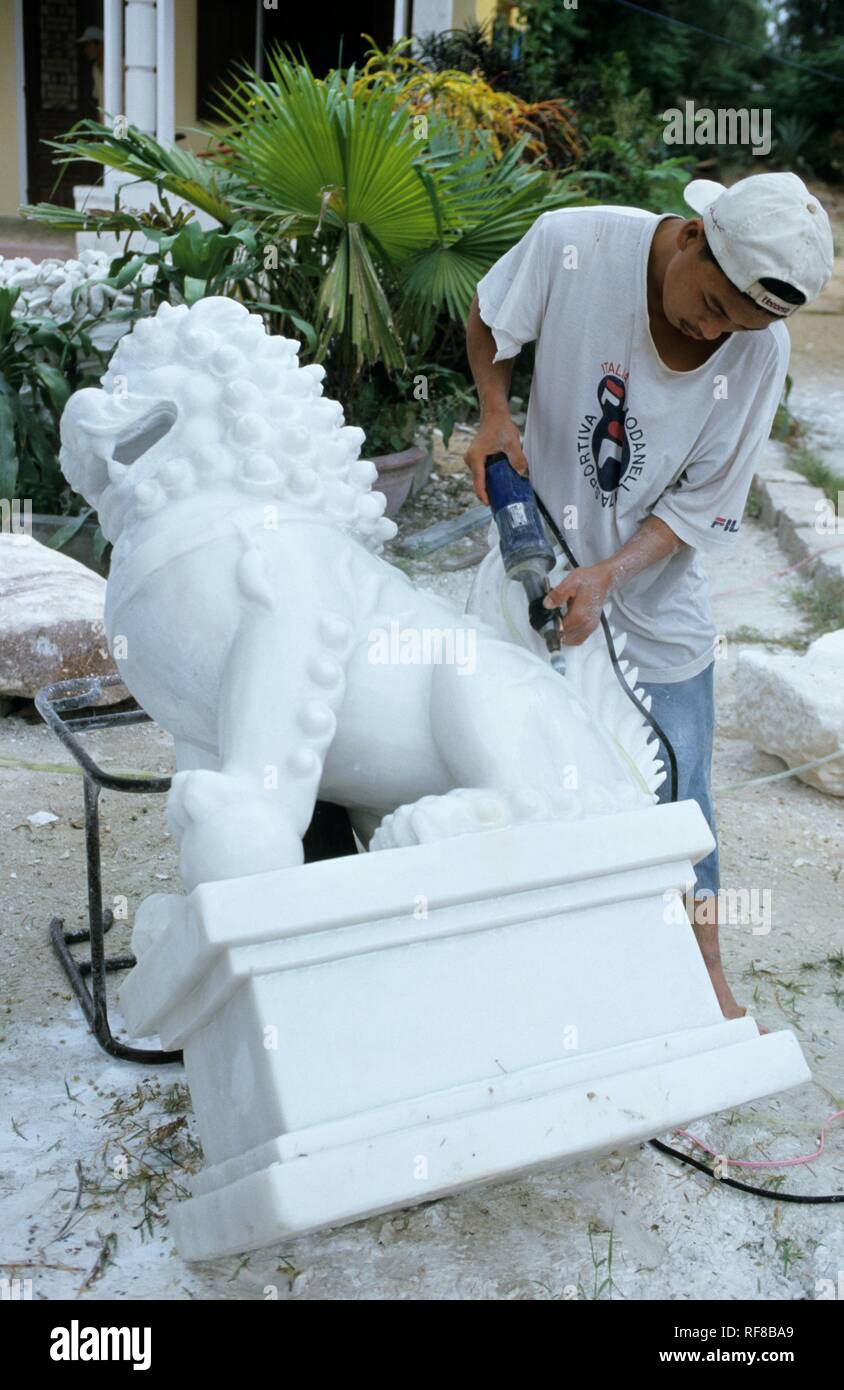 Marmor Bildhauer in Da Nang, South Central Coast von Vietnam, Asien Stockfoto