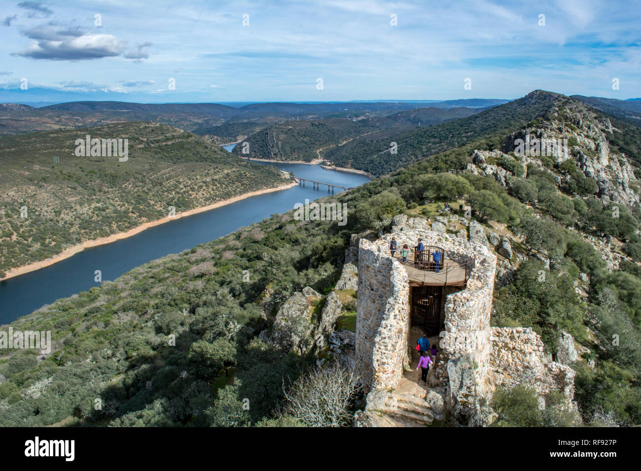 Blick auf das Schloss von der Monfrague Nationalpark in der Provinz Caceres in der Extremadura Spanien Stockfoto