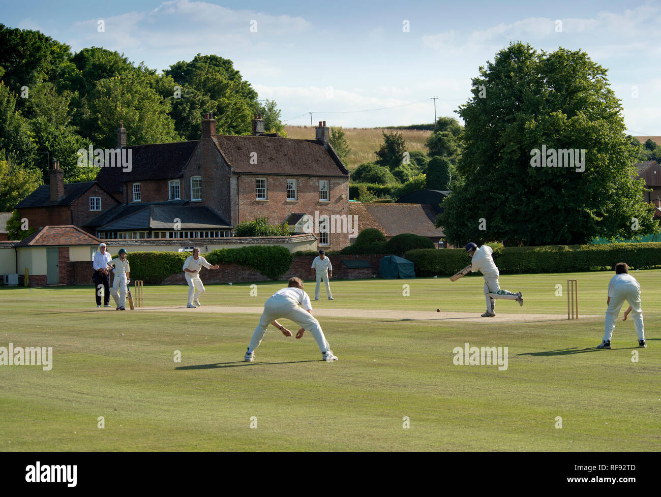 Bowerswaine Haus, gussage Allerheiligen, Dorset, die beinhaltet eine eigene große Cricketplatz Stockfoto