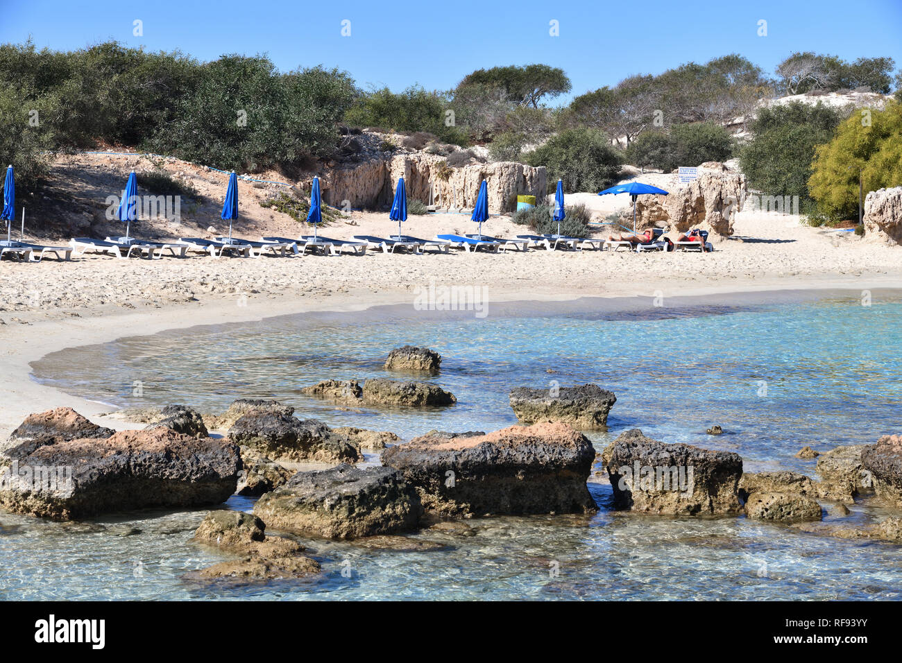 Ayia Napa, Zypern - 1. November. 2018. Gemütliche und schöne Makronissos Beach Resort Stockfoto