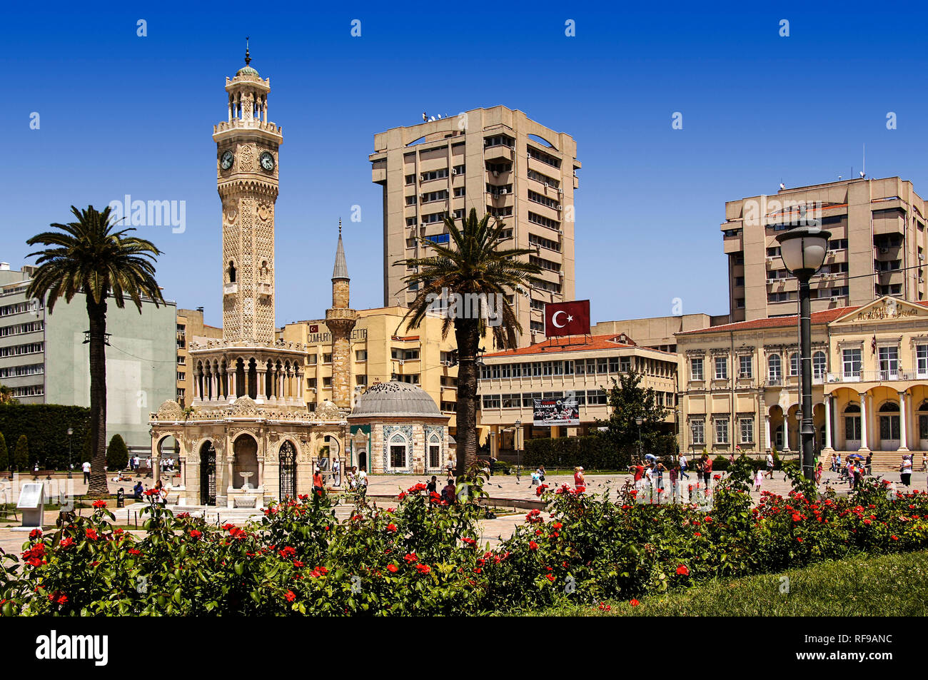 Die berühmten Saat Kulesi Clock Tower, Konak Meydam Square. Izmir, Türkei Stockfoto