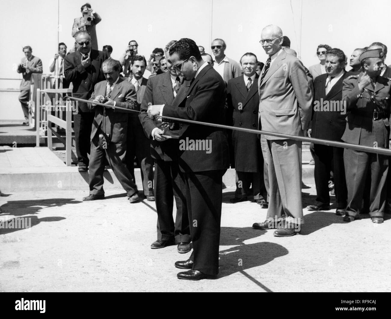 König Faisal bei der Eröffnung des Wadi Tharthar, Samarrah 1956 Stockfoto
