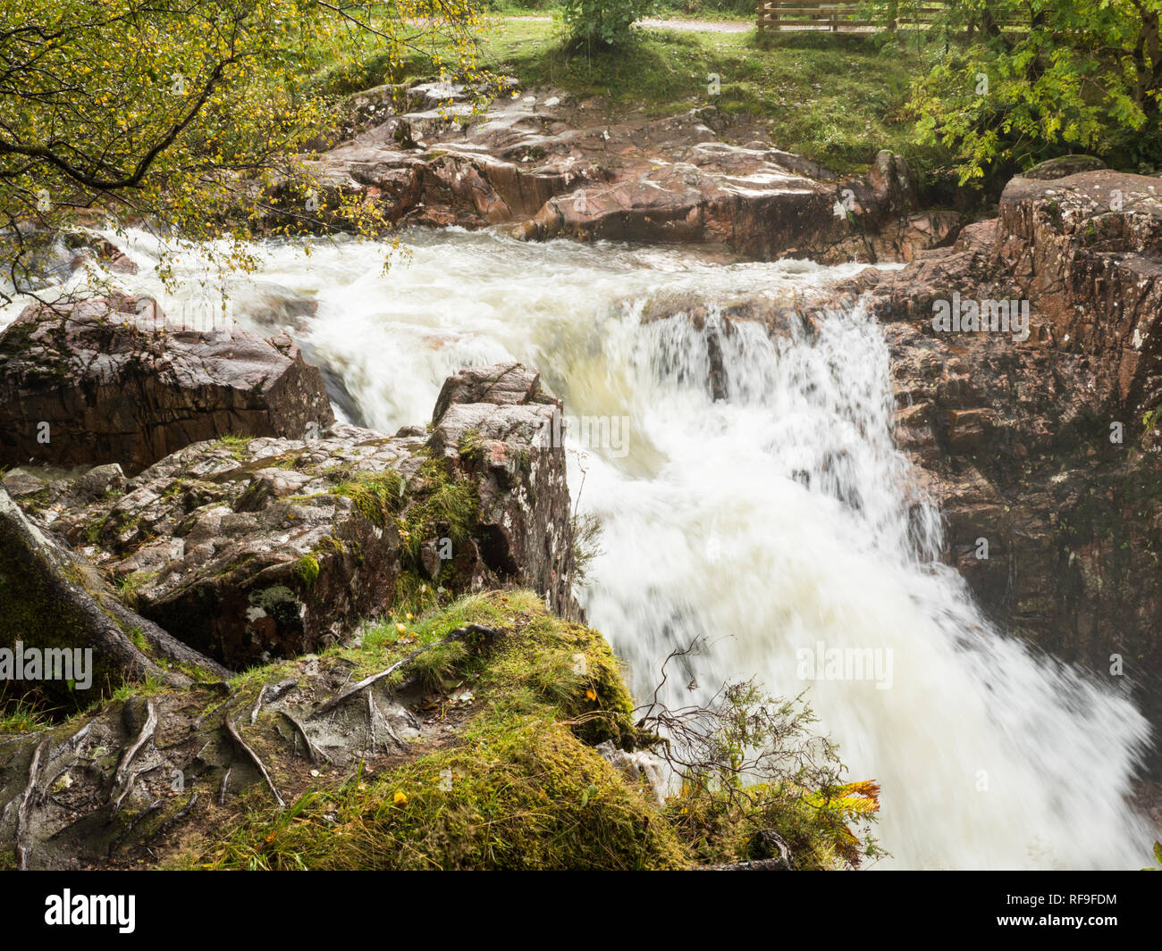Lower Falls im Tal von Glen Nevis, Schottland Stockfoto