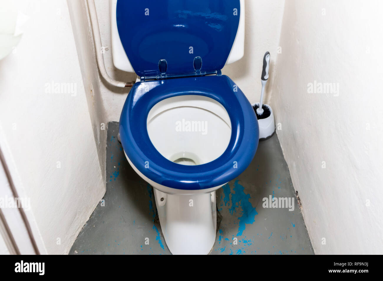 Altmodische wc in altmodischem Apartment in Stockholm. Stockfoto