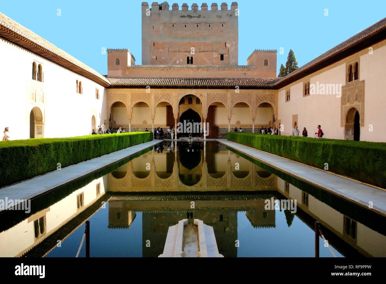 Alhambra, Myrten Yard, Granada, Andalusien, Spanien, Comares Turm, Festung, im maurischen Stil, islamische Kunst, UNESCO-Weltkulturerbe, Sehenswert Stockfoto