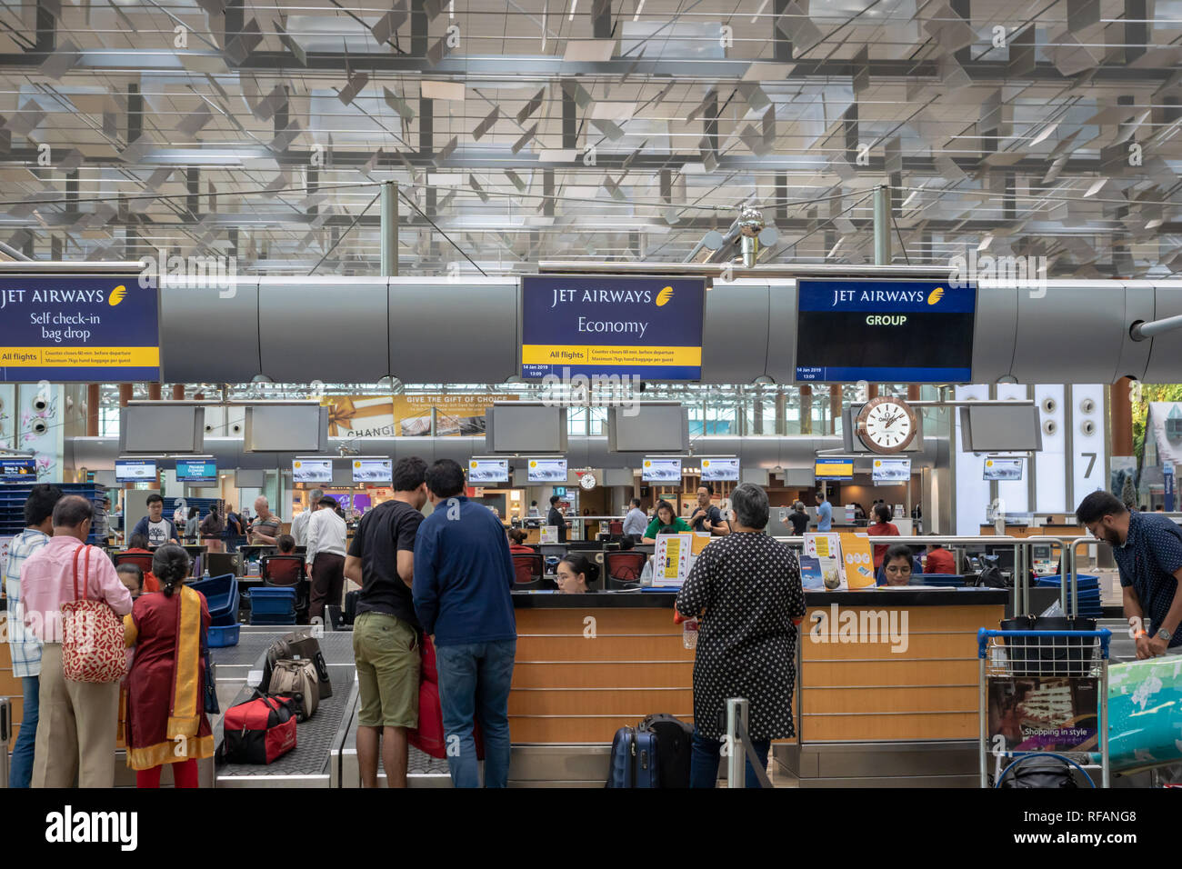 Singapur - Januar 2019: Jet Airways Check-in-Schalter im Flughafen Singapur Changi. Jet Airways ist eine wichtige Indische internationale Fluggesellschaft Stockfoto
