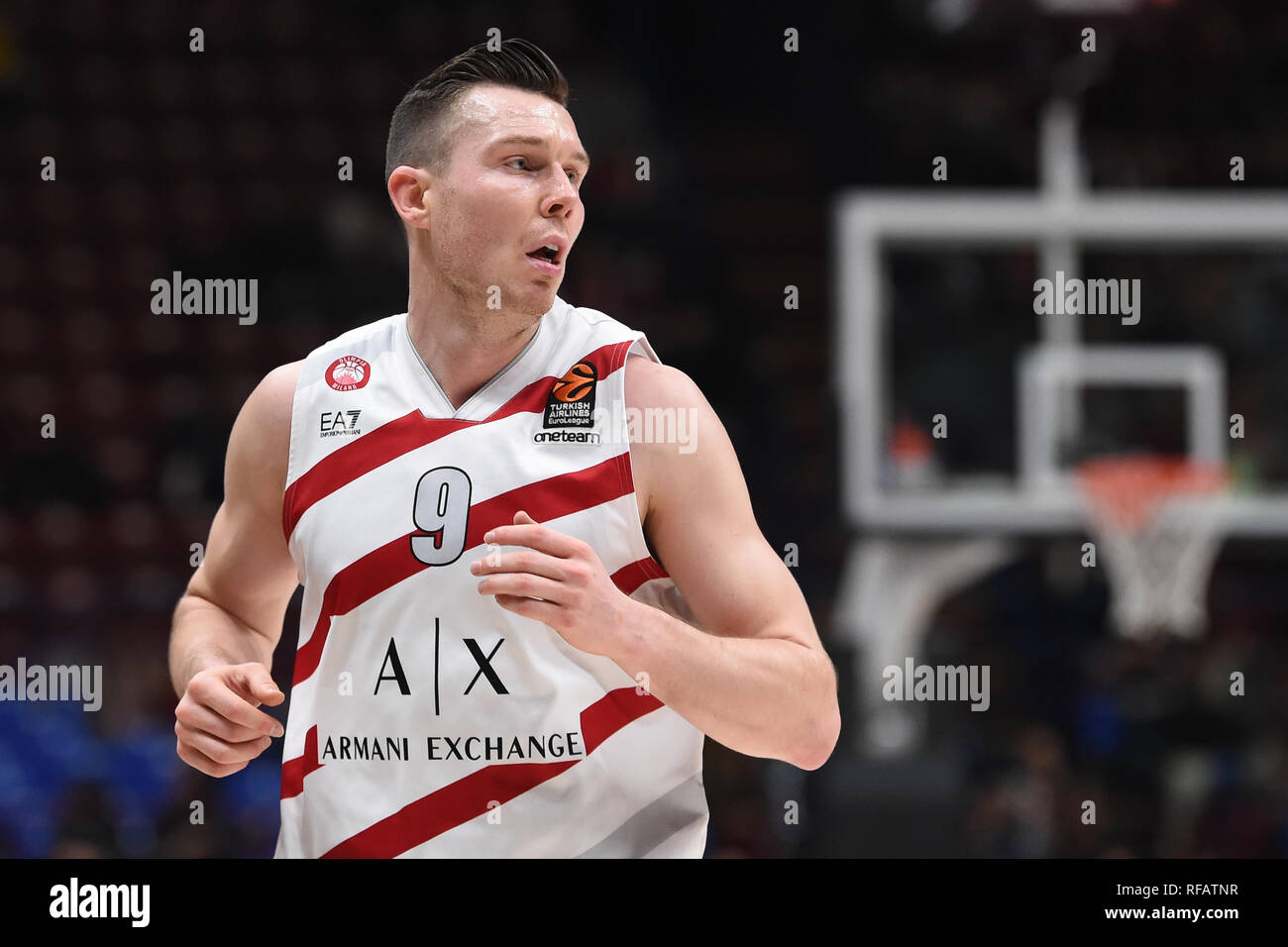 Foto Claudio Grassi/LaPresse 24 Maggio 2005 2019 Assago (MI) Italia sport Warenkorb AX Armani Exchange Olimpia Milano vs Zalgiris Kaunas - Turkish Airlines Eurolega 2018/2019 - Mediolanum Forum. Nella Foto: Dairis Bertans (#9 AX Armani Exchange Olimpia Milano) Foto Claudio Grassi/LaPresse Januar 24, 2019 Assago (MI) Italien sport Warenkorb AX Armani Exchange Olimpia Mailand vs Zalgiris Kaunas - Turkish Airlines EuroLeague 2018/2019 - Mediolanum Forum. Im Bild: Dairis Bertans (#9 AX Armani Exchange Olimpia Milano) Stockfoto