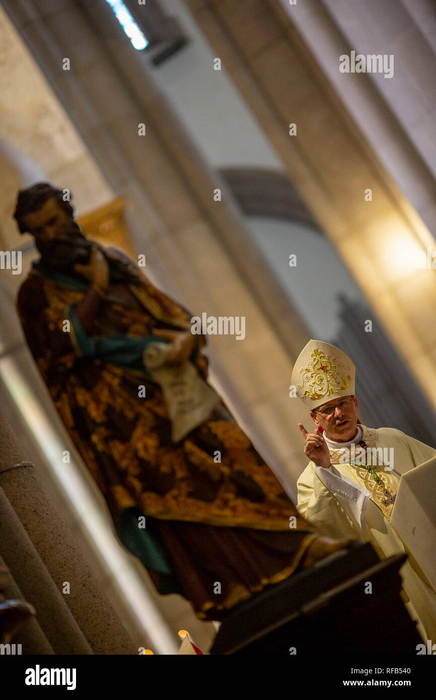 Sao Paulo, Brasilien. 25. Januar, 2019. Jahrestag Masse der Stadt Sao Paulo - statt am Freitag, dem 25., die Masse in der Feier der 465th Jahrestag der Stadt Sao Paulo in der Kathedrale von Se, Kapital. Die Zeremonie wurde von der Weihbischof von Sao Paulo, Don Sergio de Deus Borges statt. Foto: Suamy Beydoun/AGIF AGIF/Alamy Credit: Live-Nachrichten Stockfoto