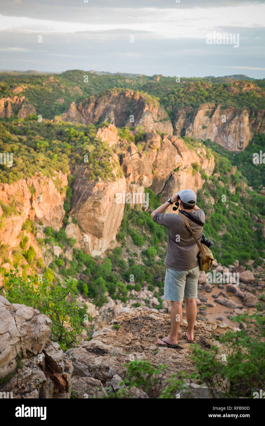 Lanner Gorge, die von den Luvuvhu Fluss geschnitzt, in der Pafuri Region im Norden von Kruger National Park, ist ein tolles Ziel für eine Safari sundowner Stockfoto