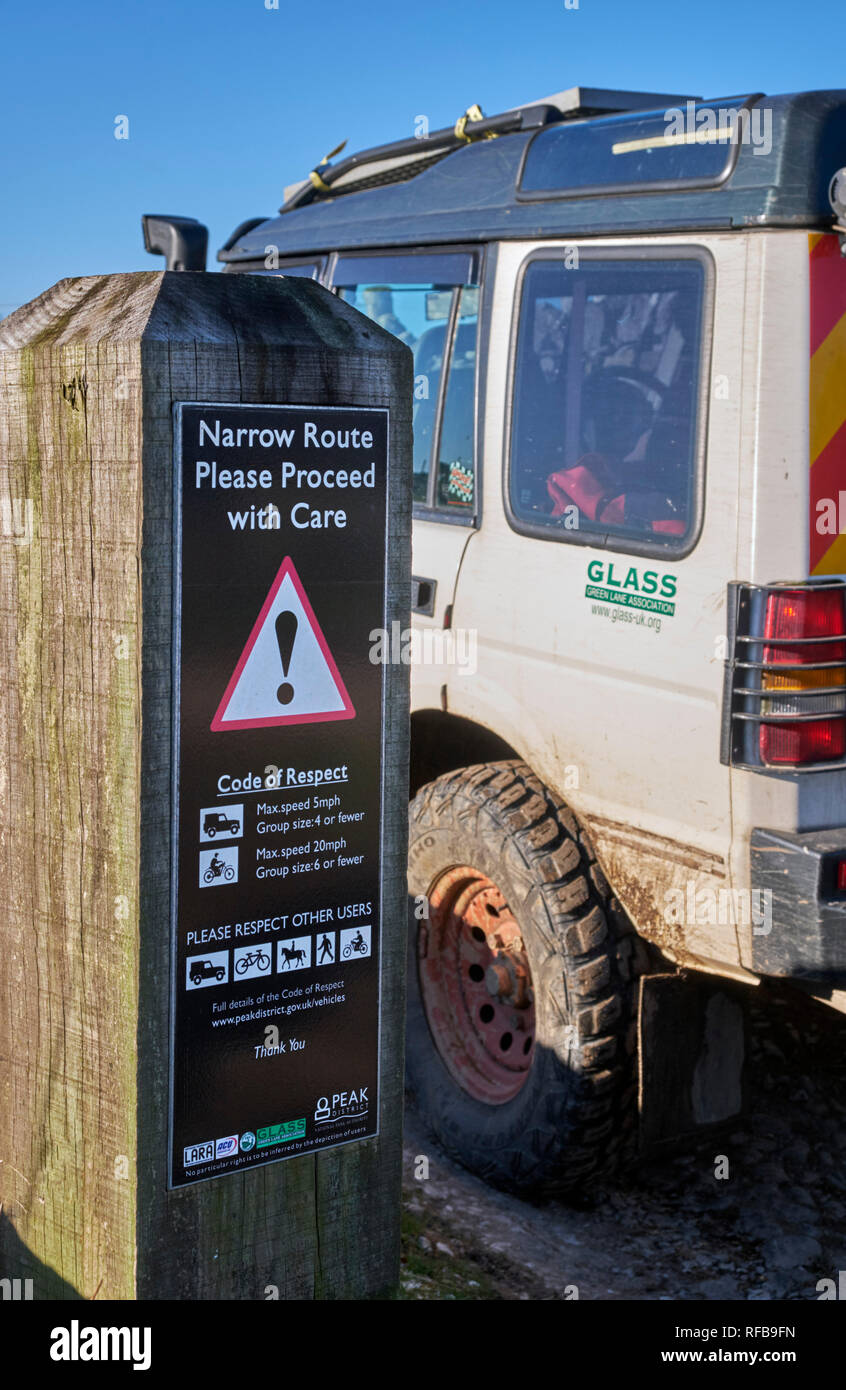 Informationen Anmeldung Tideswell Lane, einem beliebten Green Lane an Eyam. Nationalpark Peak District, Derbyshire, England. Stockfoto