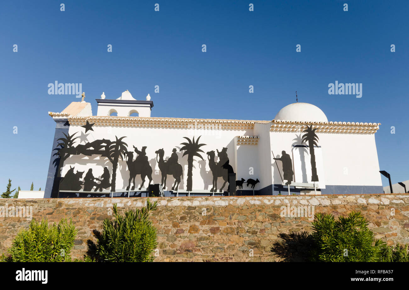 Kirche, Kapelle des Hl. Antonius mit Weihnachtsschmuck, Castro Marim, Algarve, Portugal Stockfoto