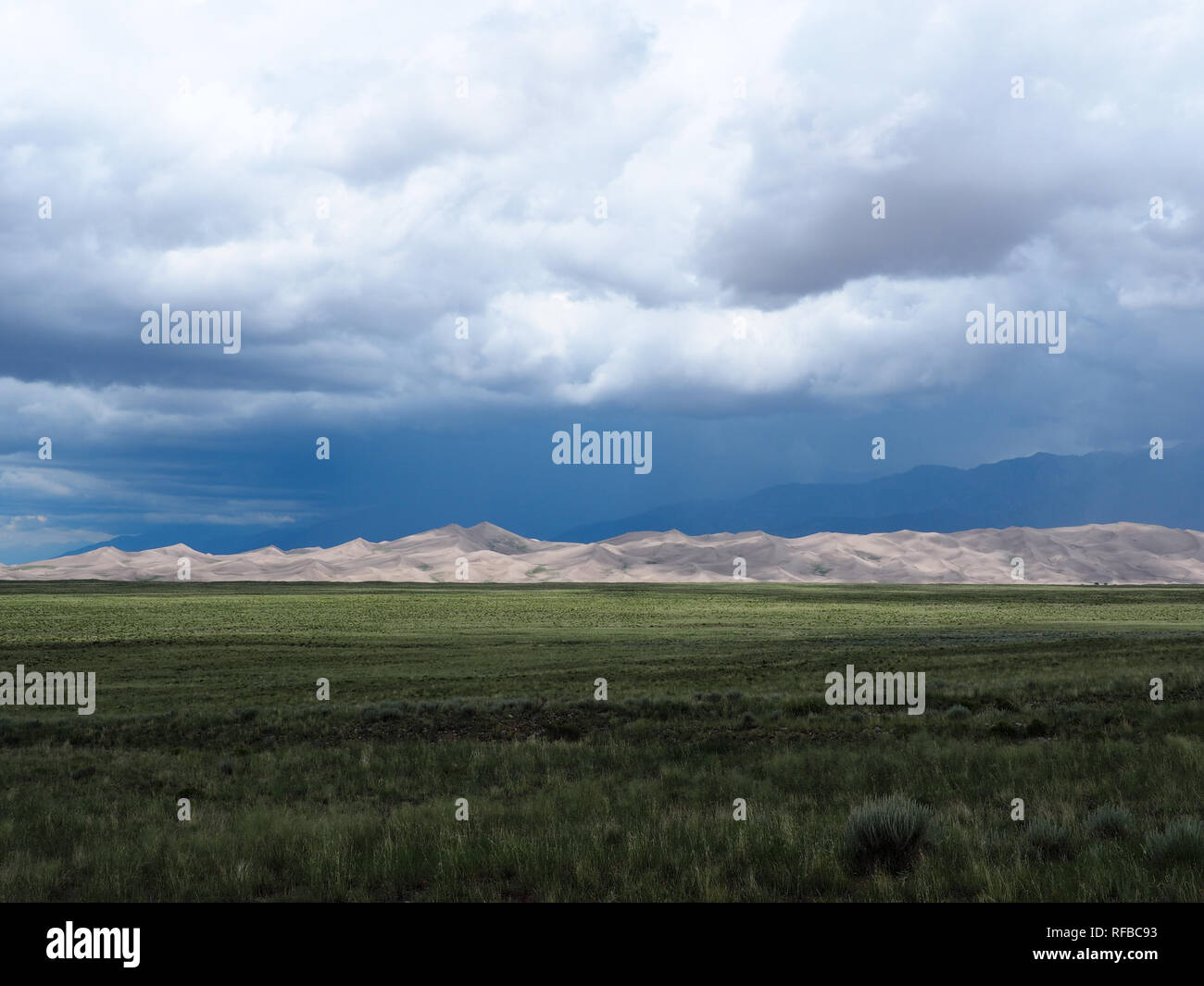 Sturm über Great Sand Dunes National Park in Colorado Stockfoto