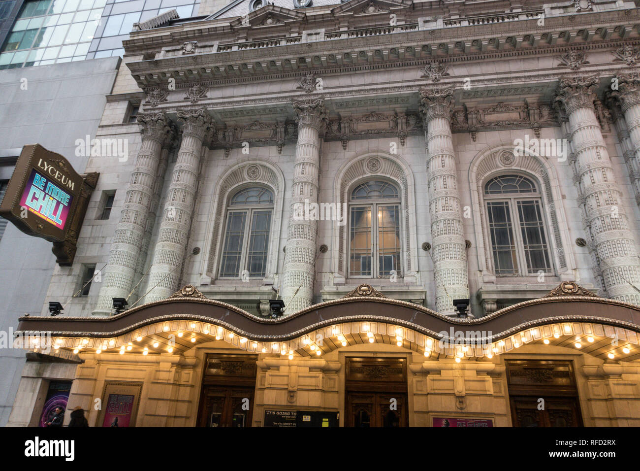 Lyceum Theatre mit 'Mehr Chill' Festzelt, 149 West 45th Street, New York, USA Stockfoto