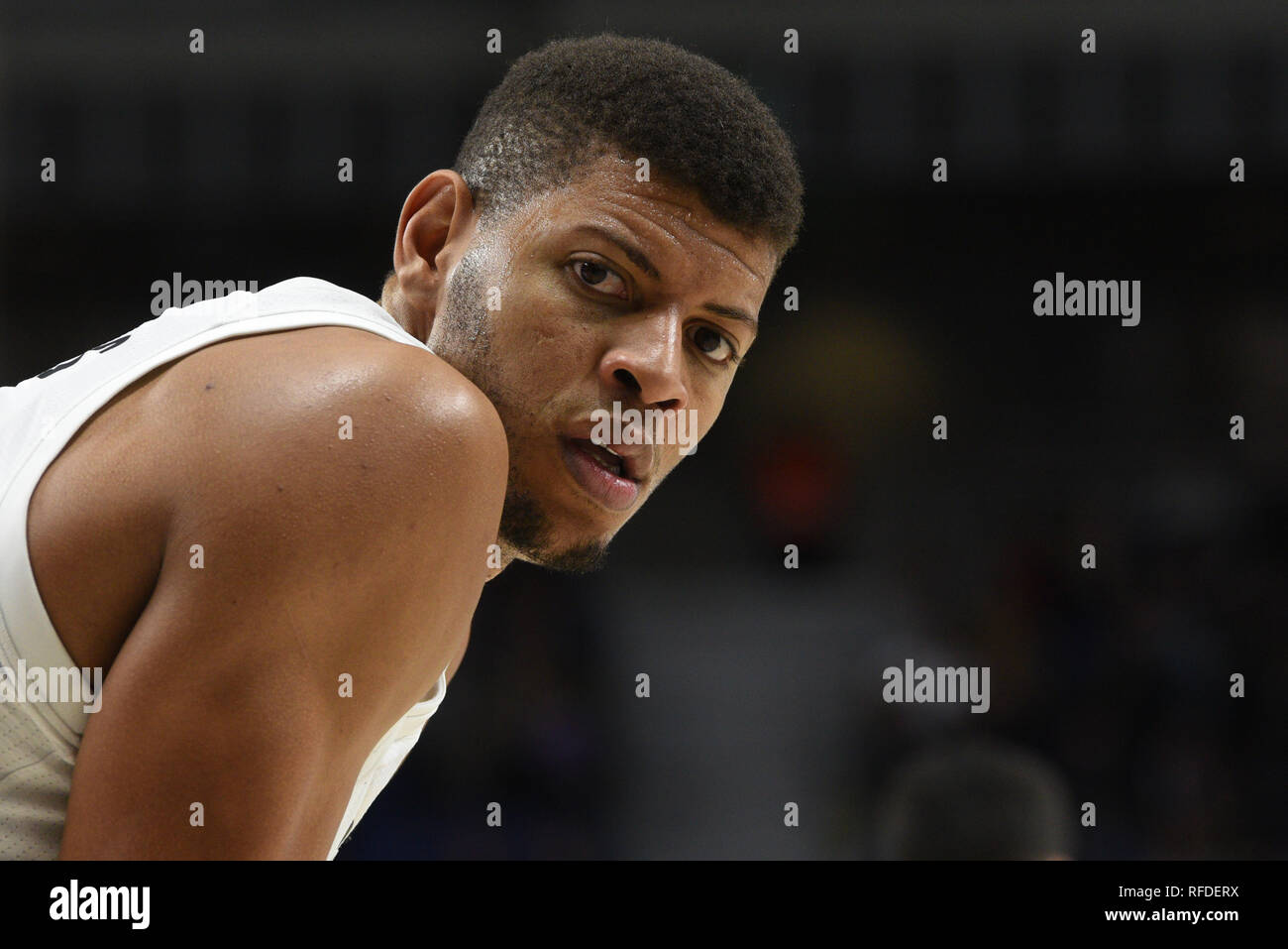 Madrid, Spanien. 24 Jan, 2019. Walter Tavares, # 22 von Real Madrid in Aktion während der 2018/2019 Turkish Airlines EuroLeague Saison Runde 20 Spiel zwischen Real Madrid und Anadolu Efes an WiZink Zentrum in Madrid. Real Madrid (Spanien) beat Anadolu Efes (Türkei) 92-84. Credit: Jorge Sanz/Pacific Press/Alamy leben Nachrichten Stockfoto