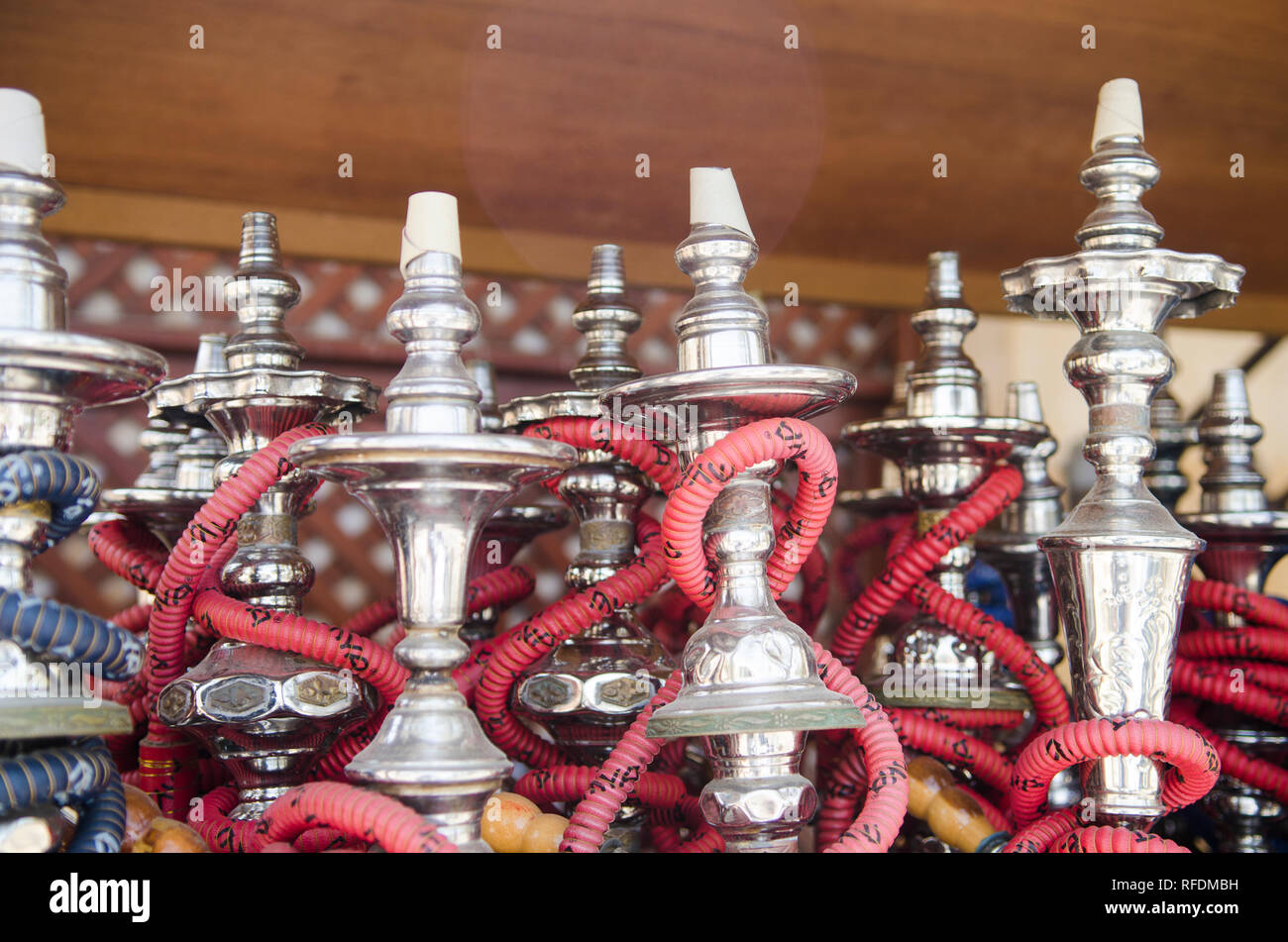 Schischa auf Anzeige an Restaurant Dubai Vereinigte Arabische Emirate