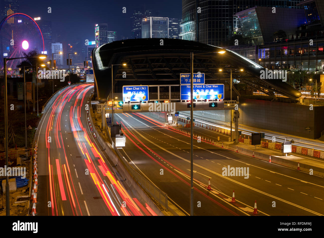 Die neue Zentrale in Wanchai Tunnel und Bypass öffnet 2019, das größte Luft- und Arbeit in der Welt seiner Art, Hongkong, China. Stockfoto